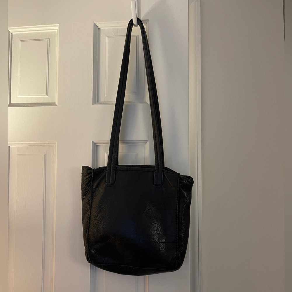 Vintage Nine West black leather shoulder tote